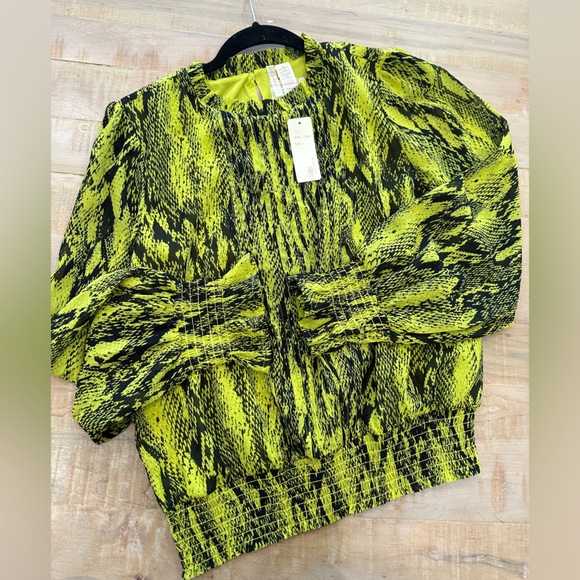 Japna nwt neon yellow black snake print long sleeve blouse crop top - Picture 1 of 13